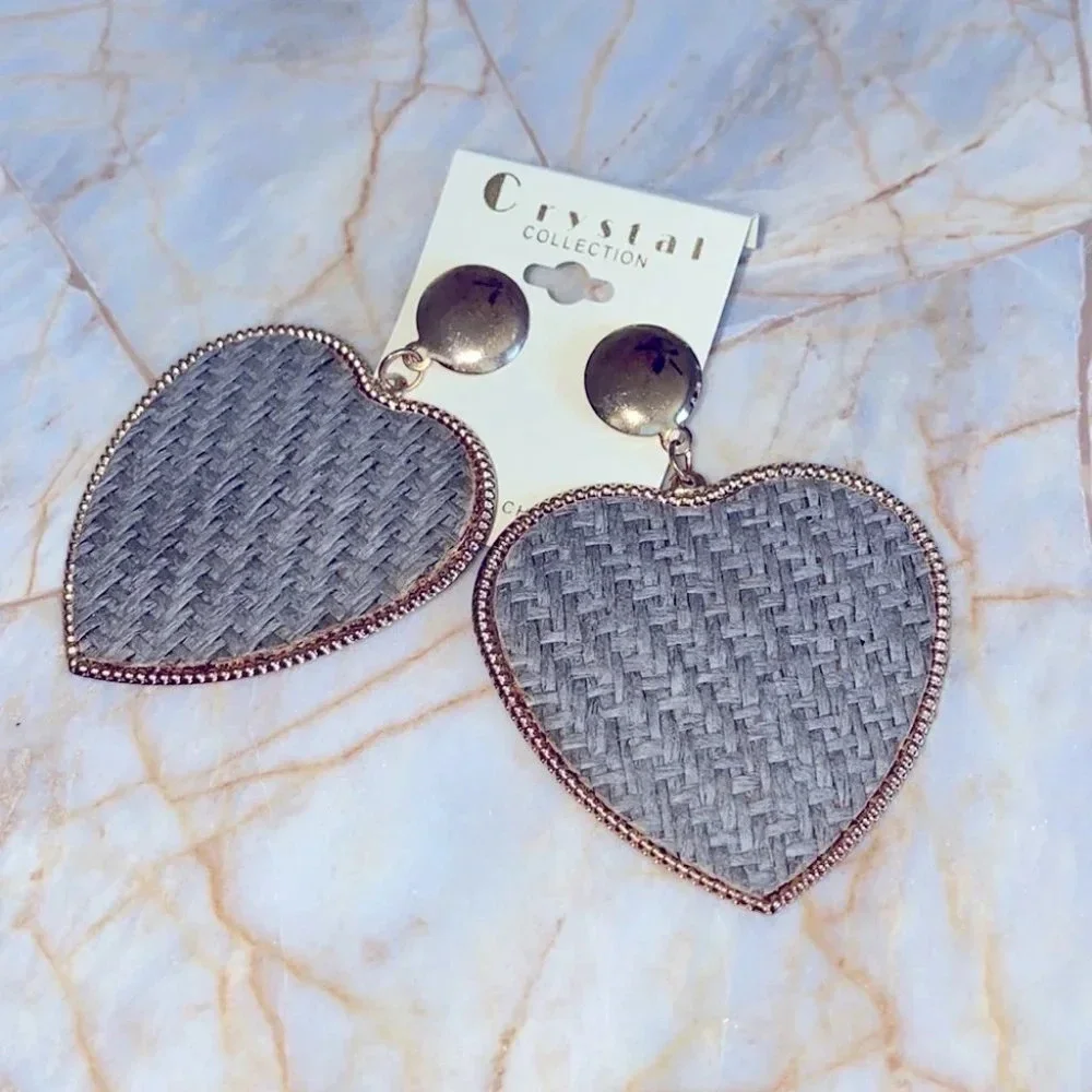 Crystal Collection Large Heard Earring - Picture 3 of 10